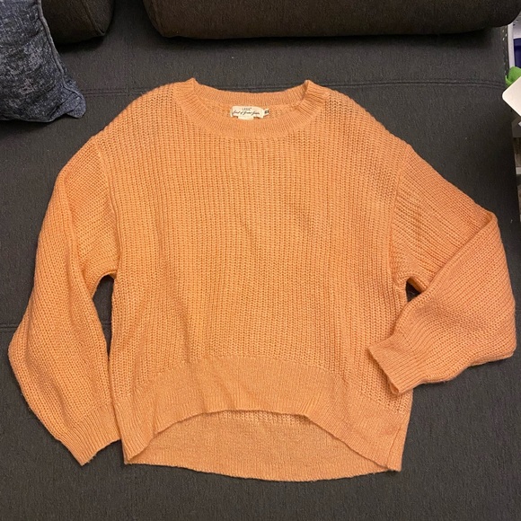 Several tops - Picture 5 of 8